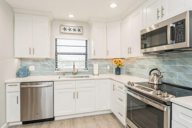 200 INTRACOASTAL Place 305, Jupiter, FL 33469
