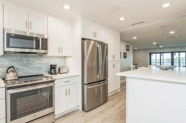 200 INTRACOASTAL Place 305, Jupiter, FL 33469