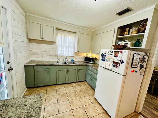 207 E 8th Ave., Petal, MS 39465