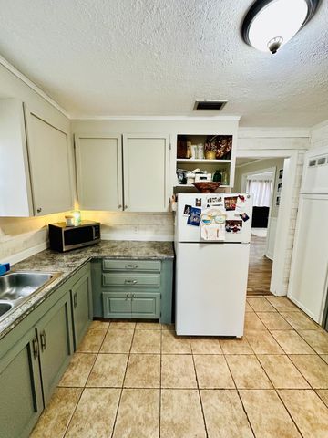 207 E 8th Ave., Petal, MS 39465