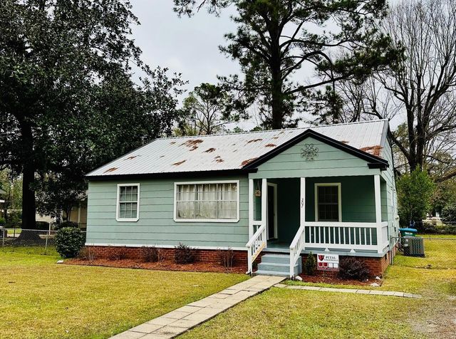 207 E 8th Ave., Petal, MS 39465