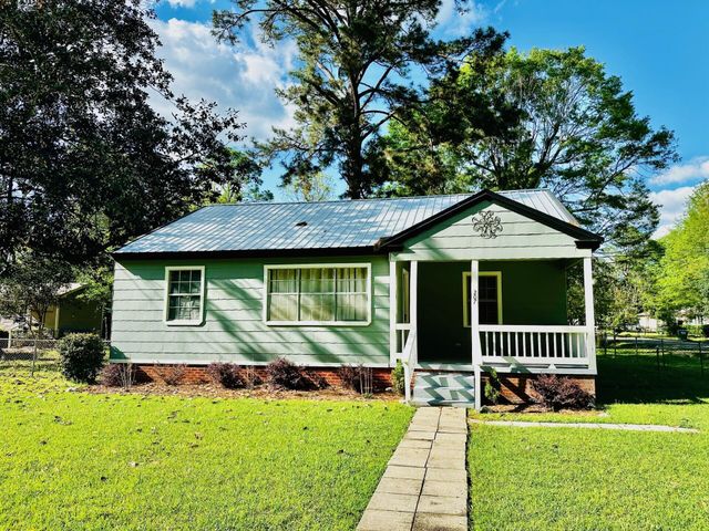 207 E 8th Ave., Petal, MS 39465
