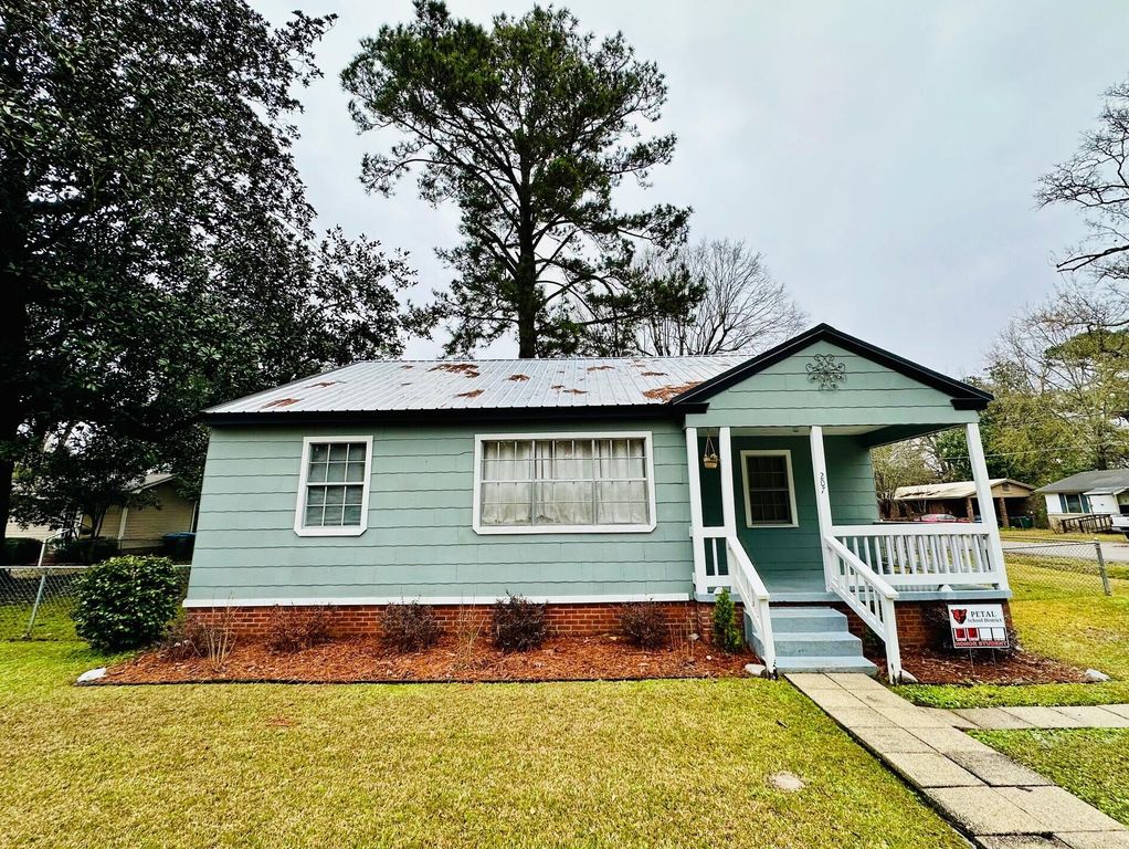 207 E 8th Ave., Petal, MS 39465