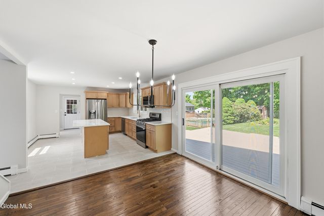 2704 Apple Tree Lane, Schodack, NY 12033