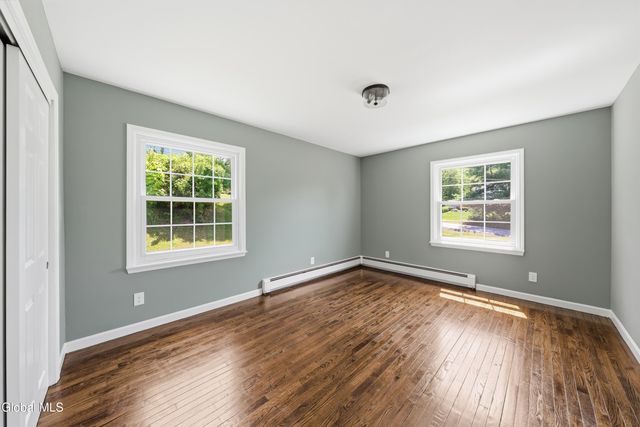 2704 Apple Tree Lane, Schodack, NY 12033