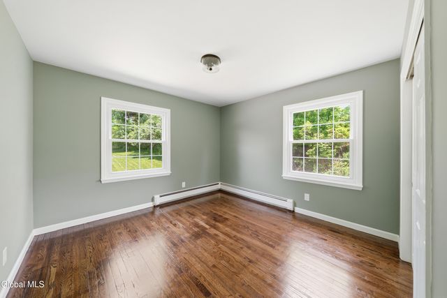 2704 Apple Tree Lane, Schodack, NY 12033