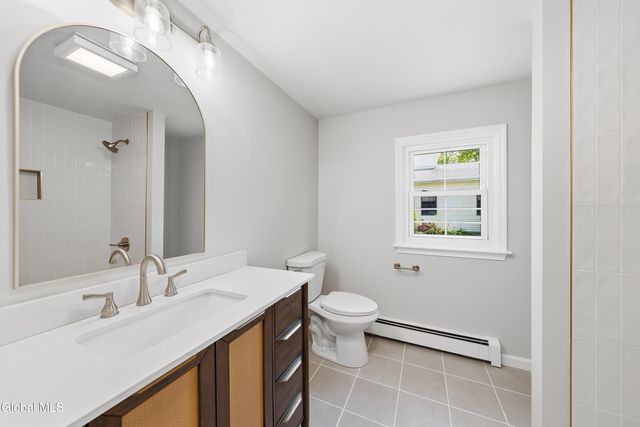 2704 Apple Tree Lane, Schodack, NY 12033