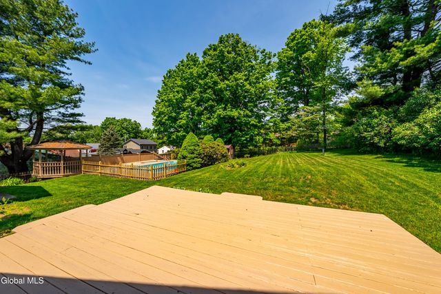 2704 Apple Tree Lane, Schodack, NY 12033