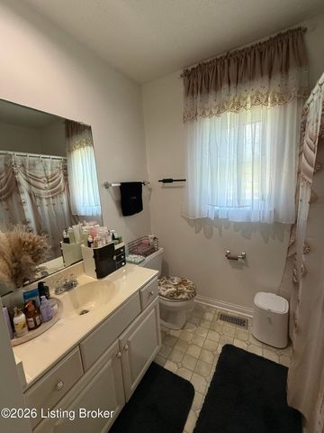 3608 New Moody Ln, La Grange, KY 40031