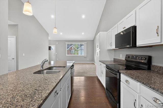 1422 Lincoln Street, Lapeer, MI 48446