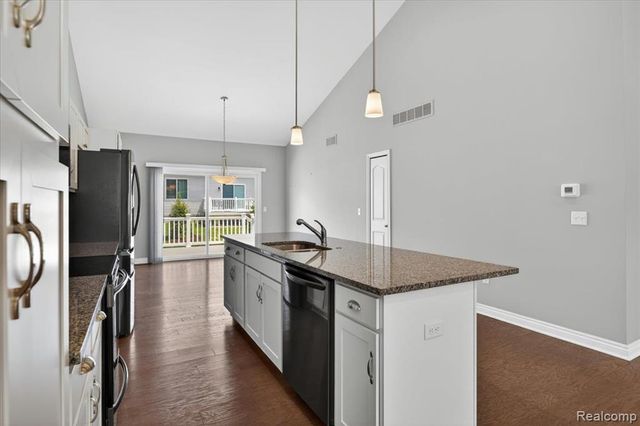 1422 Lincoln Street, Lapeer, MI 48446