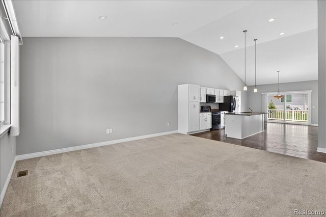 1422 Lincoln Street, Lapeer, MI 48446