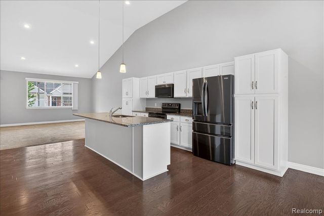 1422 Lincoln Street, Lapeer, MI 48446