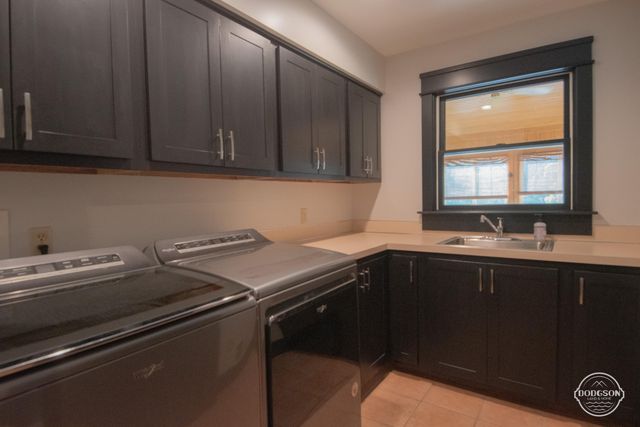 2714 Snow Avenue Se, Lowell Twp, MI 49331