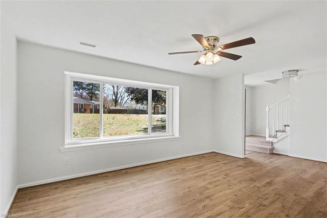 181 E Rexford DR, Newport News, VA 23608