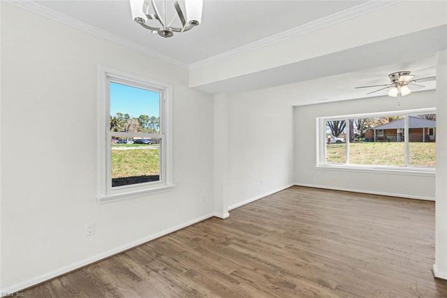 181 E Rexford DR, Newport News, VA 23608