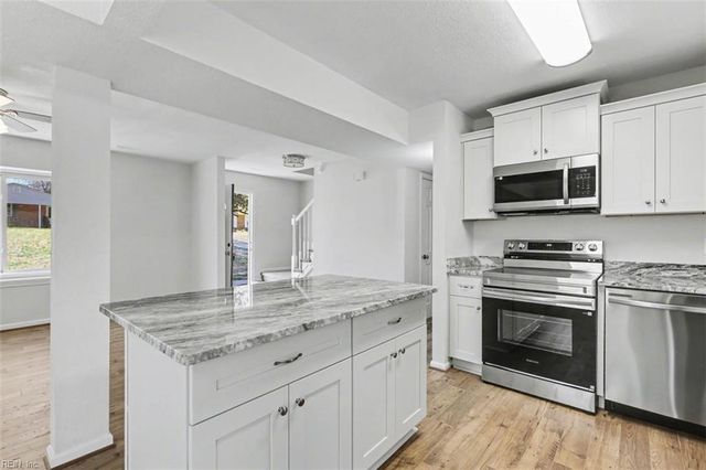 181 E Rexford DR, Newport News, VA 23608