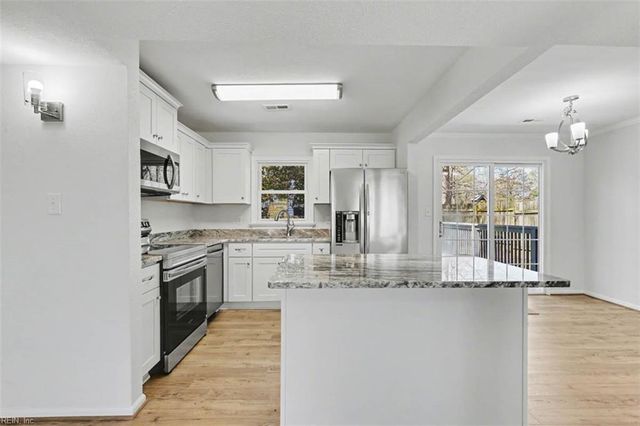 181 E Rexford DR, Newport News, VA 23608