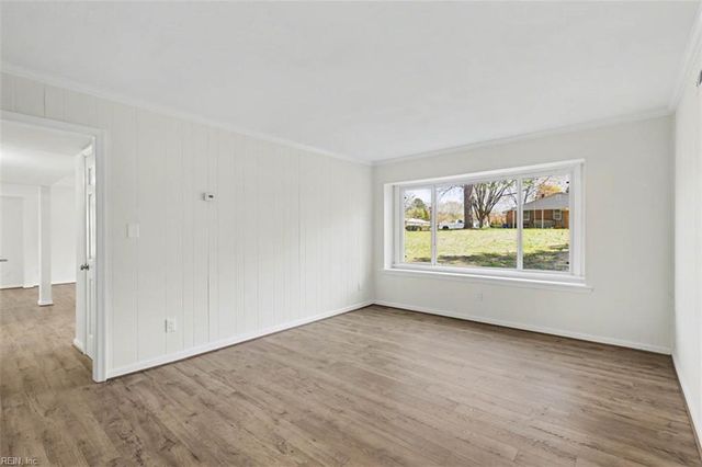 181 E Rexford DR, Newport News, VA 23608