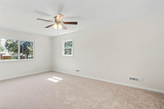 181 E Rexford DR, Newport News, VA 23608