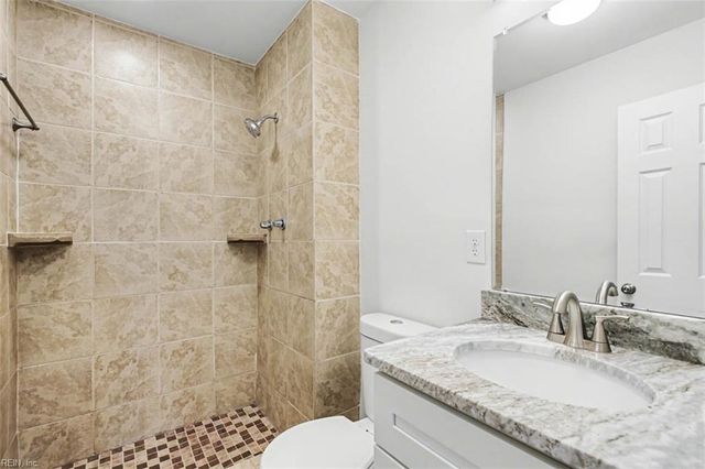 181 E Rexford DR, Newport News, VA 23608