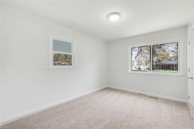 181 E Rexford DR, Newport News, VA 23608