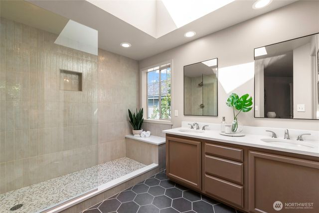 8301 61st Street W, University Place, WA 98467