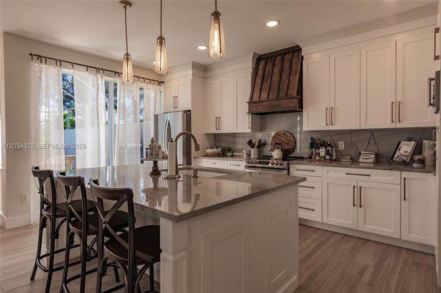 15623 NW 5th Street, Pembroke Pines, FL 33028