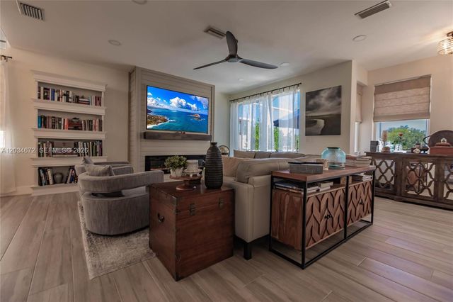15623 NW 5th Street, Pembroke Pines, FL 33028