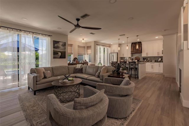 15623 NW 5th Street, Pembroke Pines, FL 33028