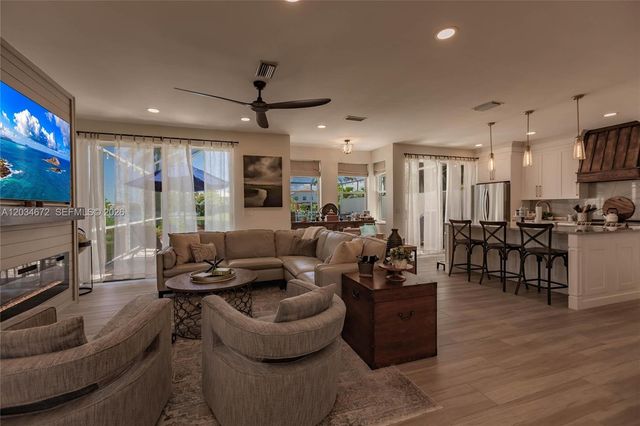 15623 NW 5th Street, Pembroke Pines, FL 33028