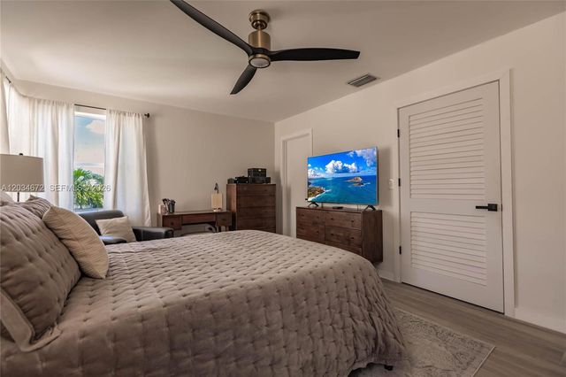 15623 NW 5th Street, Pembroke Pines, FL 33028