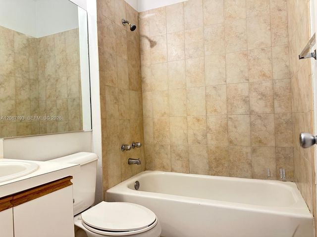 631 Cypress Lake Boulevard H17, Deerfield Beach, FL 33064