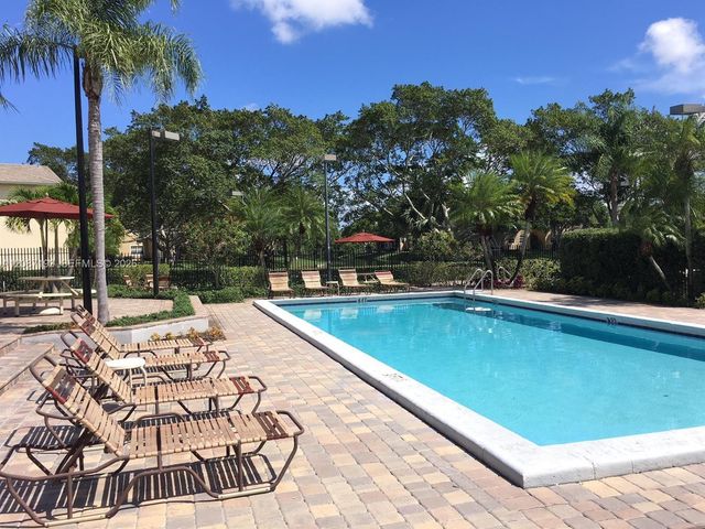 631 Cypress Lake Boulevard H17, Deerfield Beach, FL 33064