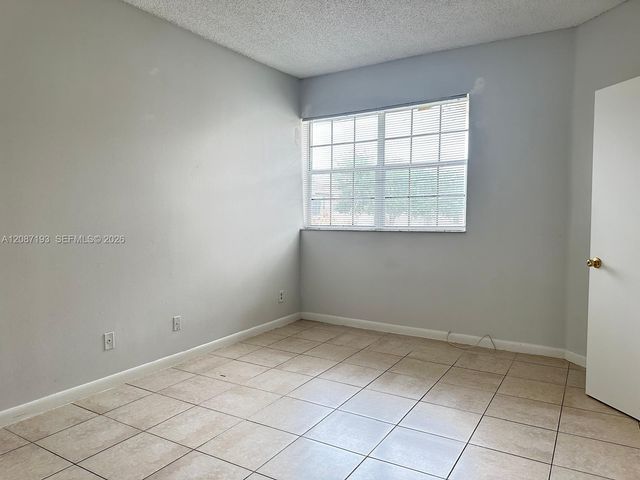 631 Cypress Lake Boulevard H17, Deerfield Beach, FL 33064
