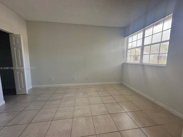 631 Cypress Lake Boulevard H17, Deerfield Beach, FL 33064