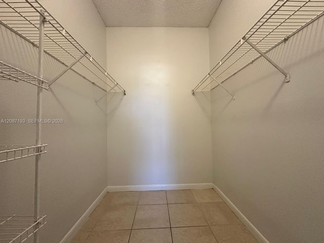 631 Cypress Lake Boulevard H17, Deerfield Beach, FL 33064