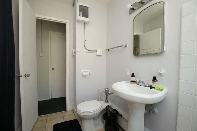 7333 N Ridge Boulevard 201, Chicago, IL 60645