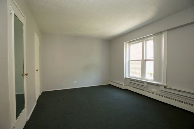 7333 N Ridge Boulevard 201, Chicago, IL 60645