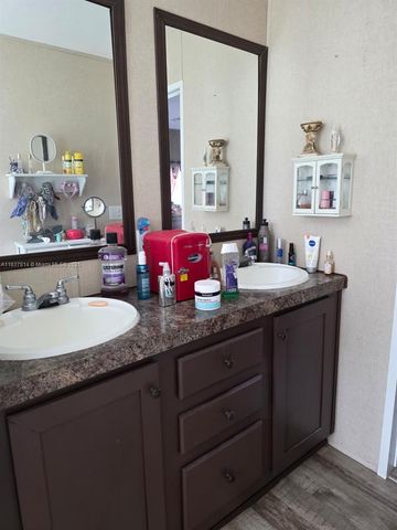 648 Avenida del Sur, Clewiston, FL 33440