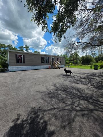 648 Avenida del Sur, Clewiston, FL 33440