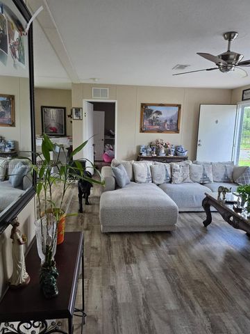 648 Avenida del Sur, Clewiston, FL 33440