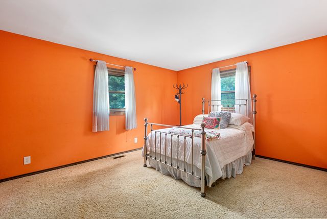 305 Schwab Street, Thornton, IL 60476