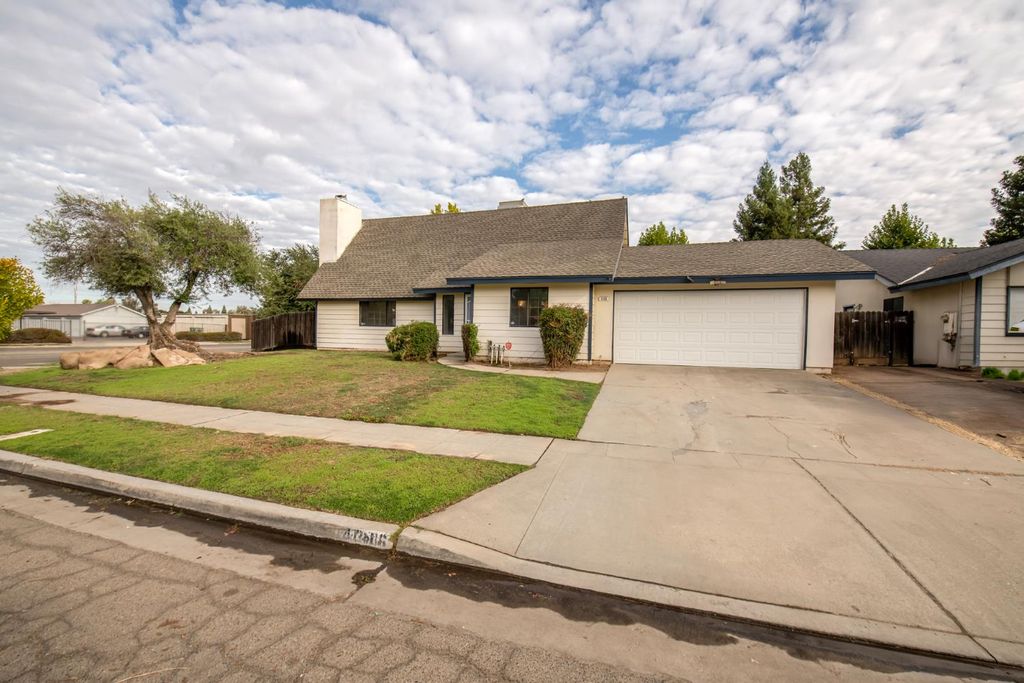 4386 Magill Avenue, Fresno, CA 93722