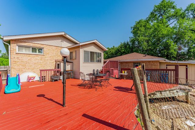 433 E Cherry Hill Drive, Addison, IL 60101