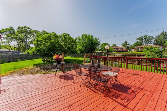 433 E Cherry Hill Drive, Addison, IL 60101