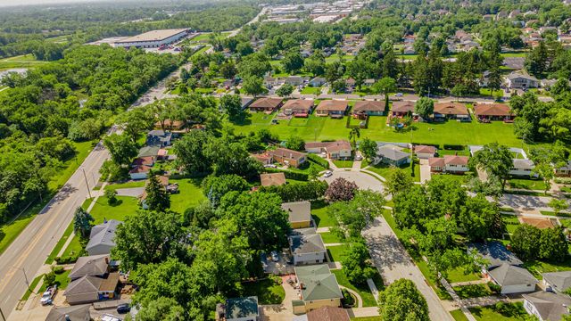 433 E Cherry Hill Drive, Addison, IL 60101