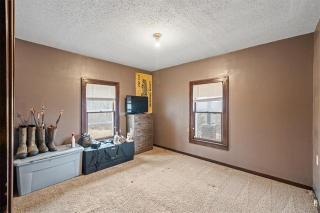 100 N 94th Street, Edwardsville, KS 66111