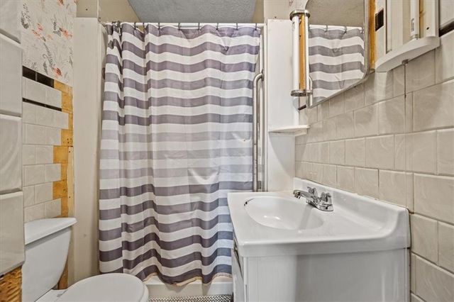 100 N 94th Street, Edwardsville, KS 66111