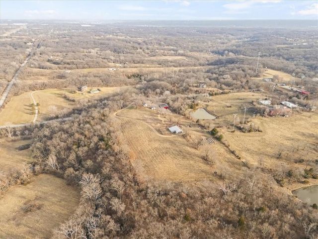 100 N 94th Street, Edwardsville, KS 66111